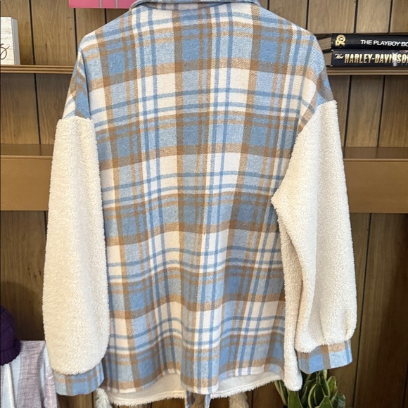 Shein Shacket - Picture 3 of 3